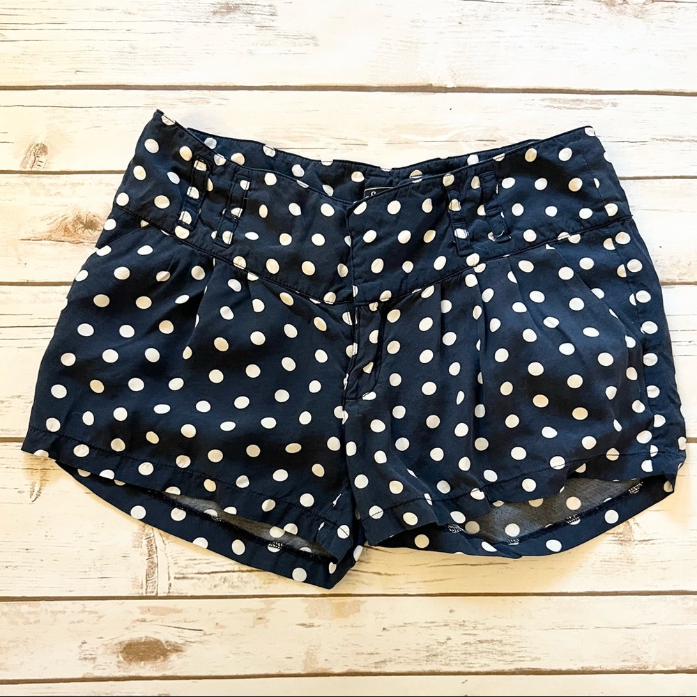 🛍Navy/Ivory Polka Dot Shorts